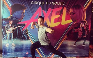 Alexander Woo d'Axel par le Cirque du Soleil